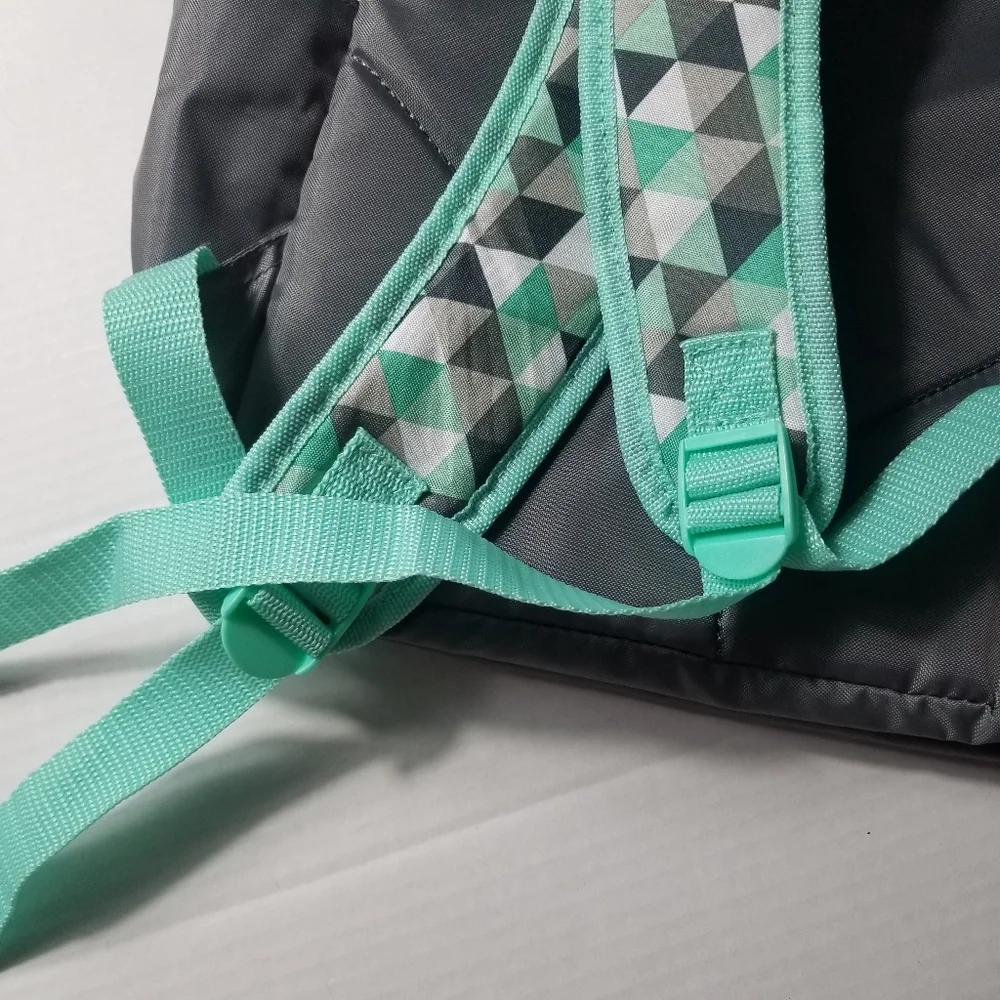 LIKE NEW EASTSPORT BACKPACK